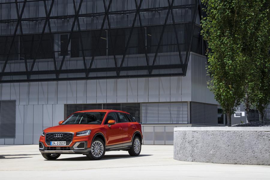  Audi Q2 TDI Design 2016 года  (WW) (фото 7 из 14)
